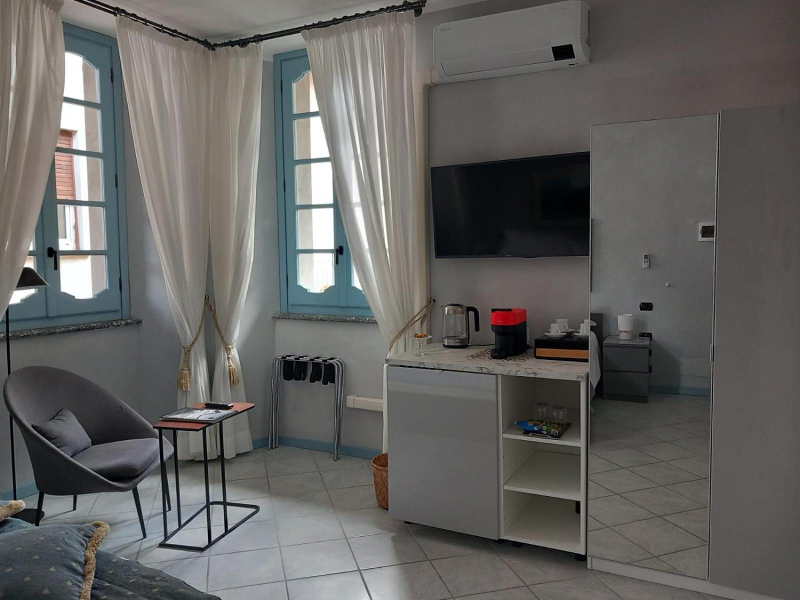 Palazzo Del Vicere Aparthotel Lezzeno Eksteriør bilde
